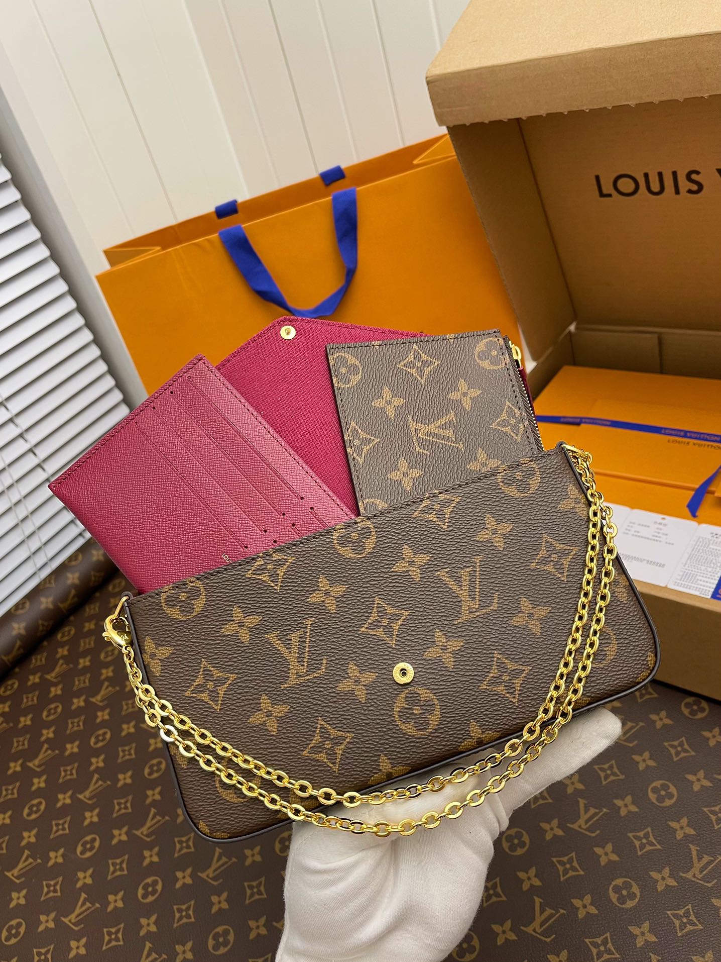 LV Purse